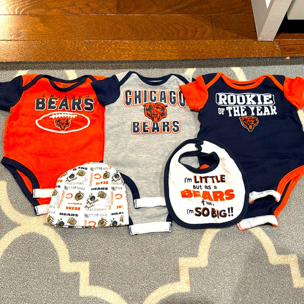 Chicago Bears Bundle - 3 bodysuits/onesies, hat, and bib - size 3-6 months